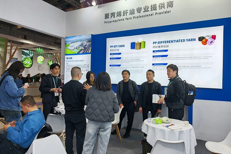 Exhibition and customer meeting photo 14