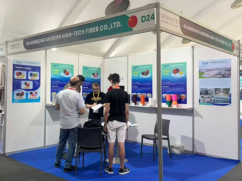 Exhibition and customer meeting photo 13